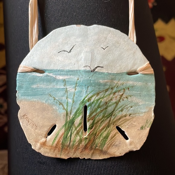 Hand painted sand dollar - Picture 11 of 13